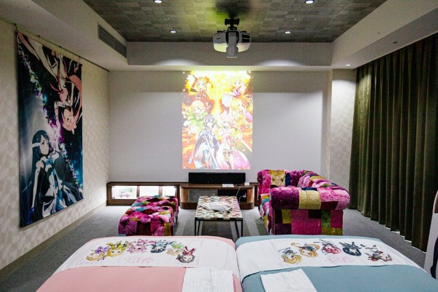 Japón inaugura hotel con temática exclusiva del anime A partir del editor de manga KADOKAWA ha inaugurado el nuevo hotel conceptual de anime EJ Anime Hotel en Tokorozawa Sakura Town en Tokorozawa, Saitama, el 1 de octubre de 2020.