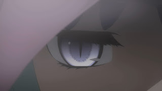 La entrada al segundo episodio nos presenta un escenario de contrabando de monstruos a través de la Familia Ikelos. De inmediato, el líder del equipo de aventureros ordena la búsqueda de aquellos que hayan estado vinculados al monstruo que habla que antes perseguía en los pisos laberinticos del Dungeon.